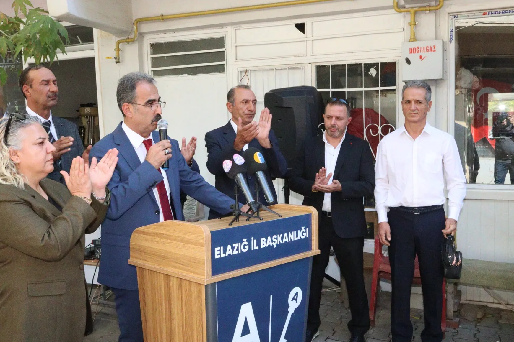 Manşet: Anahtar Parti Palu’da İlçe Kongresi ve Parti Binası Açılışı Gerçekleştirdi