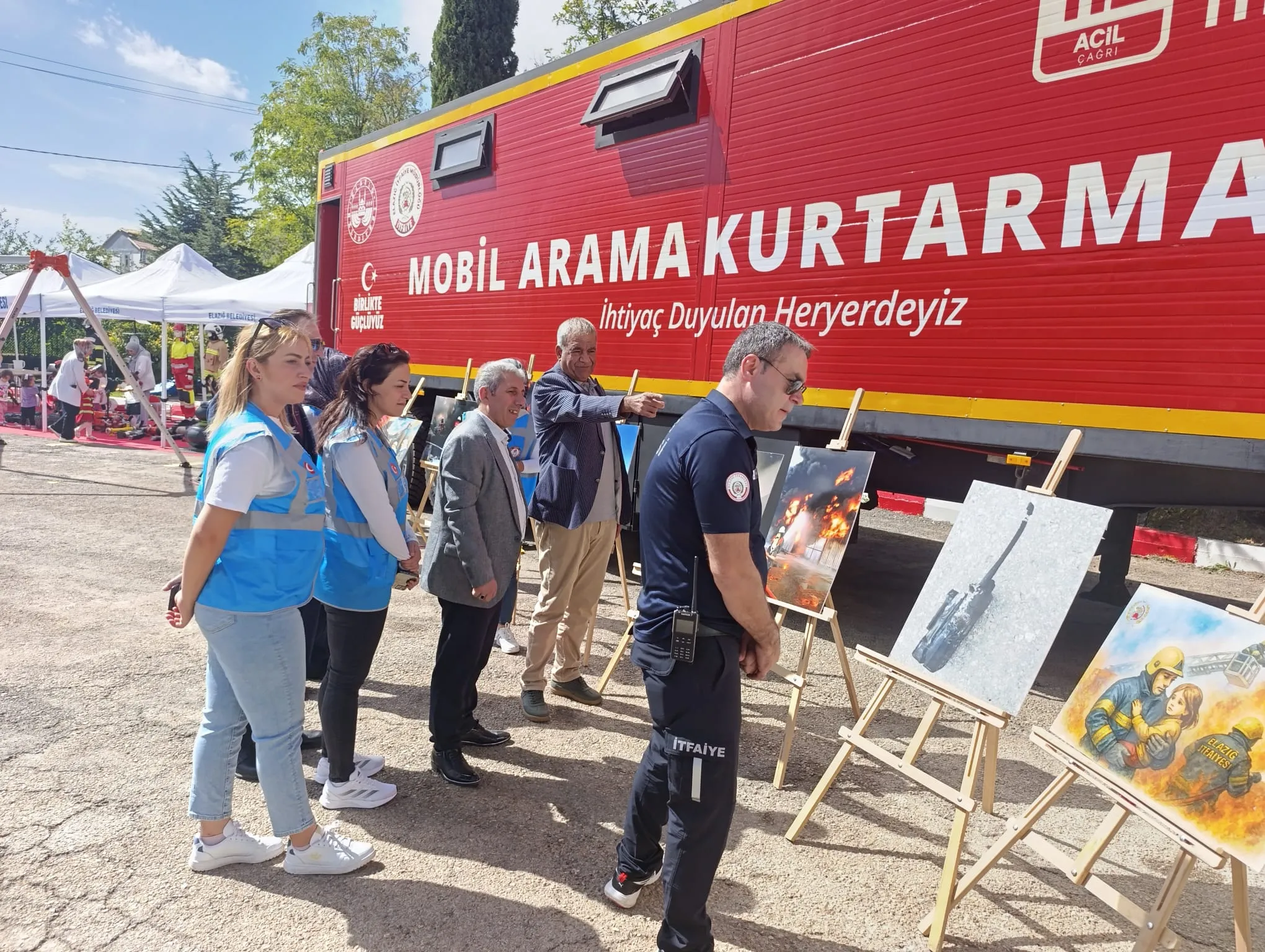 Manşet: Elazığ İtfaiyesi’nden Türkiye’de Bir İlk: Seyyar Arama Kurtarma ve Konaklama Tırı Hizmete Hazır