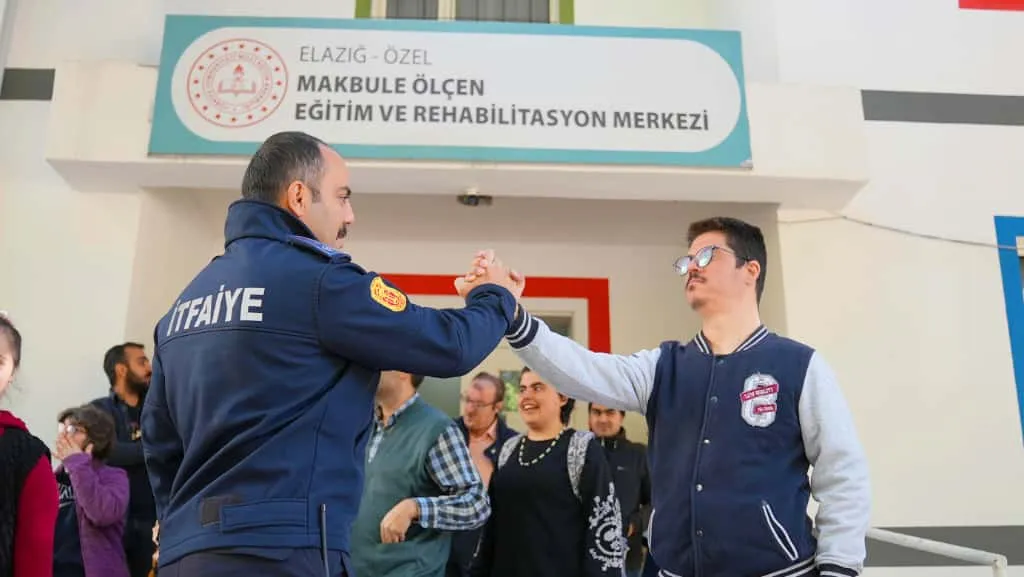 Manşet: Elazığ İtfaiyesinden Özel Bireylere Özel Eğitim